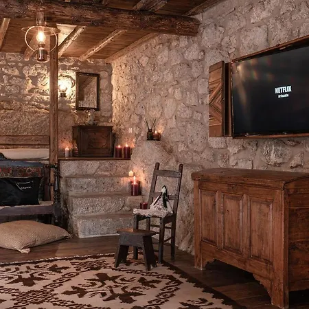 1813 Painters Stone Shelter Villa Galaxídhion