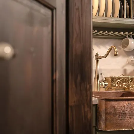 1813 Painters Stone Shelter Villa