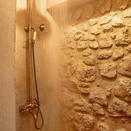 1813 Painters Stone Shelter Villa *