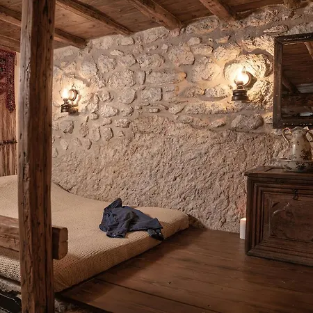 Villa 1813 Painters Stone Shelter Galaxidi