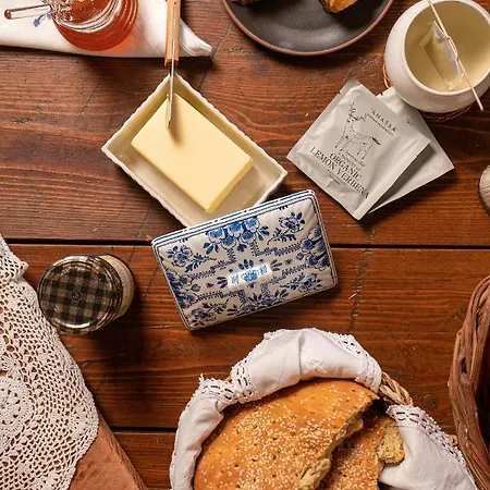 Villa 1813 Painters Stone Shelter *